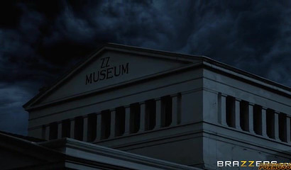 Fit ebony babe enjoys in hardcore pussy pounding with white guy