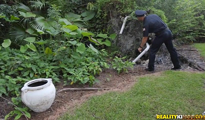 Horny teen blows cock in police car and than gets hard pussy fucked