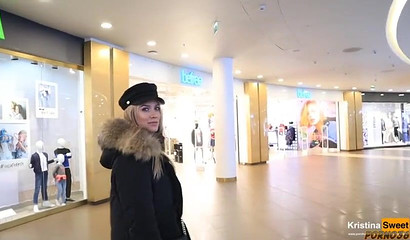 Adorable blonde chick skips dinner for a hot blowjob in public restaurant