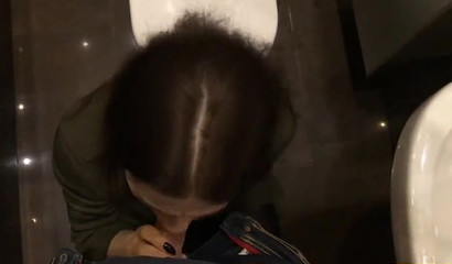 Russian babe looks guy in his eyes and blows his long dong