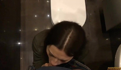 Russian babe looks guy in his eyes and blows his long dong