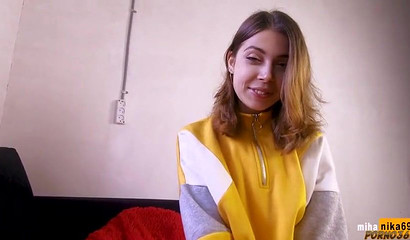 Amateur babe knows that her stepbro wants to fuck and cum in her mouth