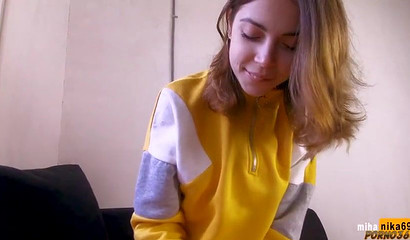 Amateur babe knows that her stepbro wants to fuck and cum in her mouth