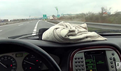 Amateur girl give a quick blowjob to a stranger in his car