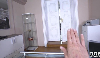 Latina hottie Frida Sante gets face fucked on a job interview