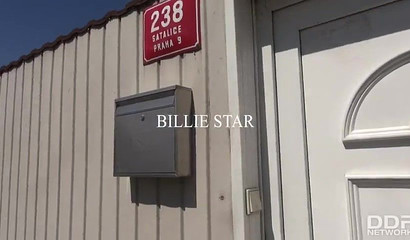 Sexy yoga babe Billie Star giving real oral pleasure in the backyard