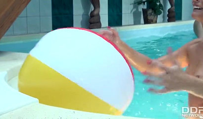 Angels Kari, Mea Melone & Victoria Daniels taste stiff prick in pool