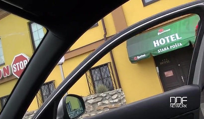 Amateur hottie Suzie gives phenomenal oral pleasure to stranger in public