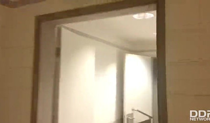 Blonde Czech slut Sweet Cat gives amazing BJ in a toilet