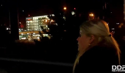 Blonde Czech slut Sweet Cat gives amazing BJ in a toilet