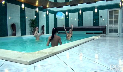Sluts Kari Sweet, Mea Melone and Victoria Daniels suck knob in a pool