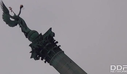 Stranded babe Lucia Love gives a deepthroat blowjob for help