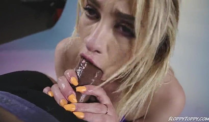 Round butted bitch Khloe Kapri shows her blowjob skills