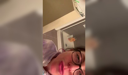 Amateur slut Nerdygangsta gorging on a dick behind the scenes