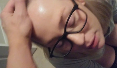 Nerdy babe begs for cum during blowjob action