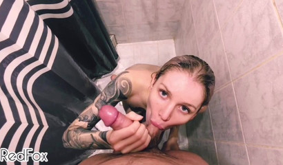 Young student in the shower gets fucked in the mouth