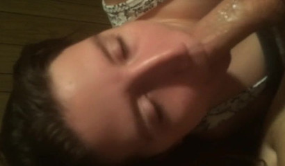 Giving her best effort to make the dude cum in her mouth