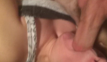 Giving her best effort to make the dude cum in her mouth