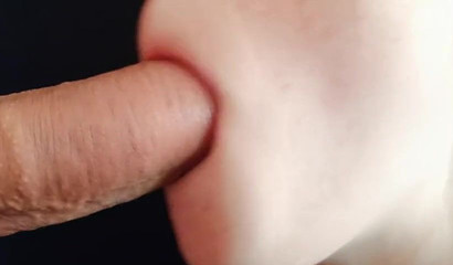 Slutty vixen Annykate gives a stranger a sloppy head