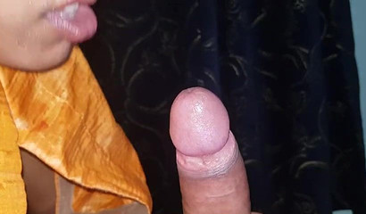 18-year-old Muslim Hijabi Deepthroats Big Dick