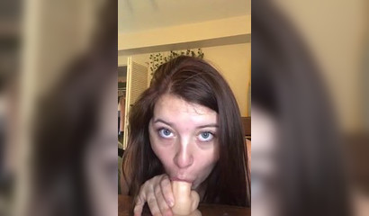Cute teen beckalisious sucking on a dilco for her private stream