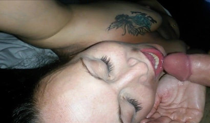 Inked MILF Gia Rose feeling a pecker hit her throat