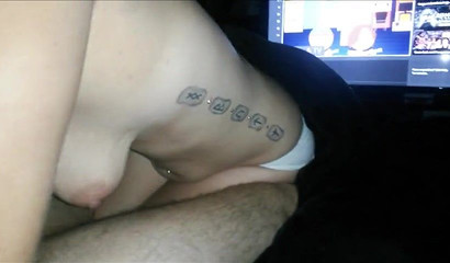 Inked MILF Gia Rose feeling a pecker hit her throat