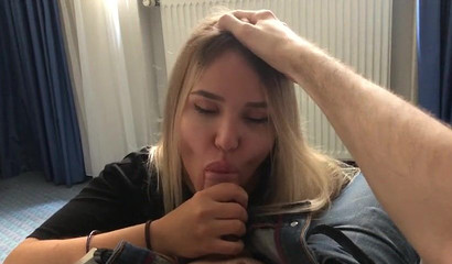 I love sucking off my stepbrother when the parents are working