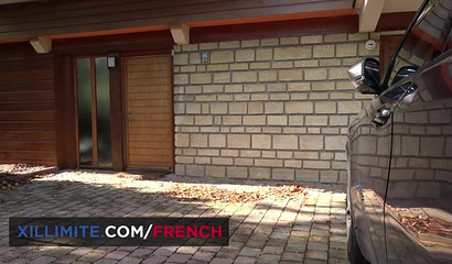 Ania Kinski and Tiffany Leiddi cumming hard in a threeway