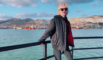 Blonde Schwalben am Leuchtturm