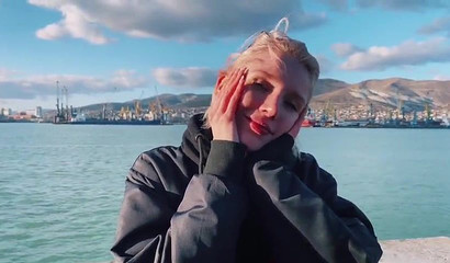 Blonde Schwalben am Leuchtturm