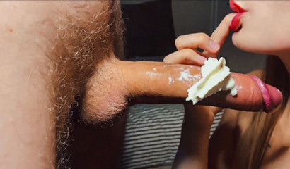 18 yaşındaki gencin kremalı oral seks deneyimi