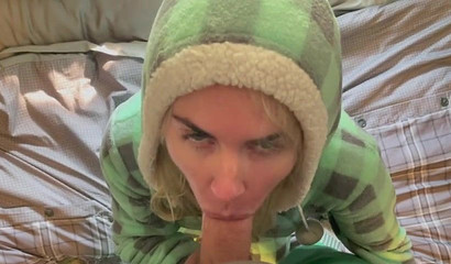 Morning blowjob with a facial cumshot