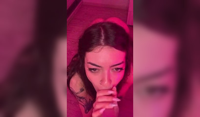 Tattooed nympho gets her pretty face jizzed