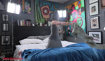 Dharma Jones genießt POV-Blowjob
