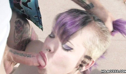 Inked punk thoat Daisy Tanks takes whole boner in her mouth