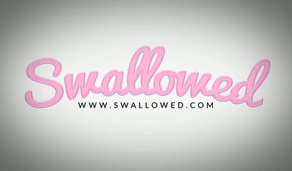 Petite blonde Chloe Cherry barely can slide that huge dick in throat