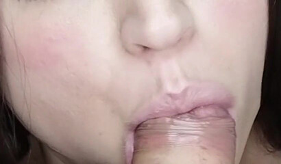 Amateur Gives Huge Cum Load Blowjob