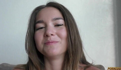 Rich dude’s bar pickup: cash for a public blowjob