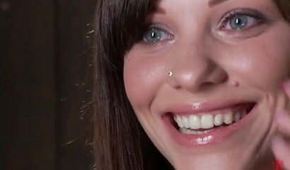 Alysa Gaps epische Analsex-Session mit einem Dildo