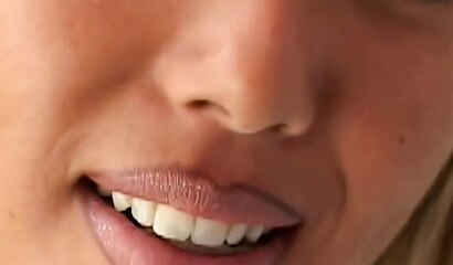 Jasmine's Deepthroat: Will She Suck Me Until I Cum?
