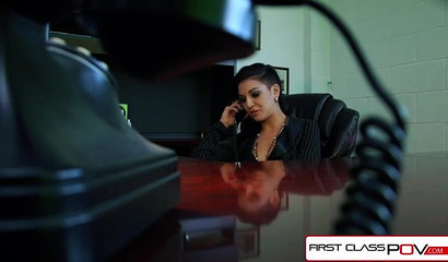 Babe with hot butt Aimee Black gets mouth fucked in the office