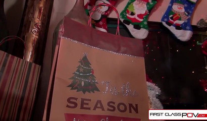 Kinky wife Alix Lynx gives Christmas blowjob in POV