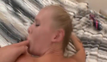 Amateur hottie Sunset Diamond spreads legs and enjoys hardcore pussy drilling