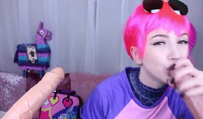 Cosplaying teen picks a Fortnite outfit and gobbles down dildos