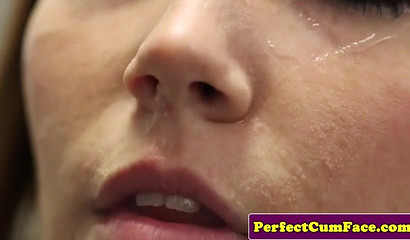 Dumb girl blows her boss on the job interview