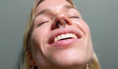 Berlin hoe Toussik gives head in public toilet