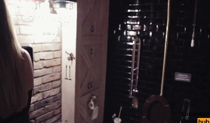 Teen babe LuxuryGirl loves to feel a fat one in her mouth