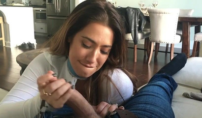 Sensational babe Eva Lovia gives a superb blowjob