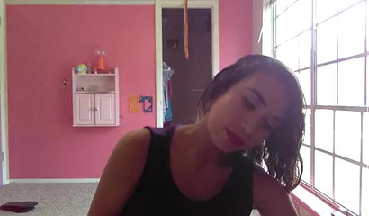 Gorgeous brunette hoe gives head to a stranger